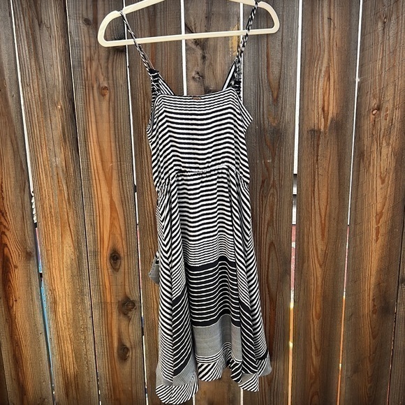 Victoria’s Secret V neck Spaghetti strap black/white mini dress size M - Picture 4 of 4